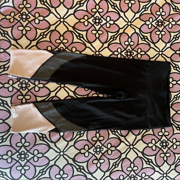 Athleta Capri Leggings! - Picture 3 of 11